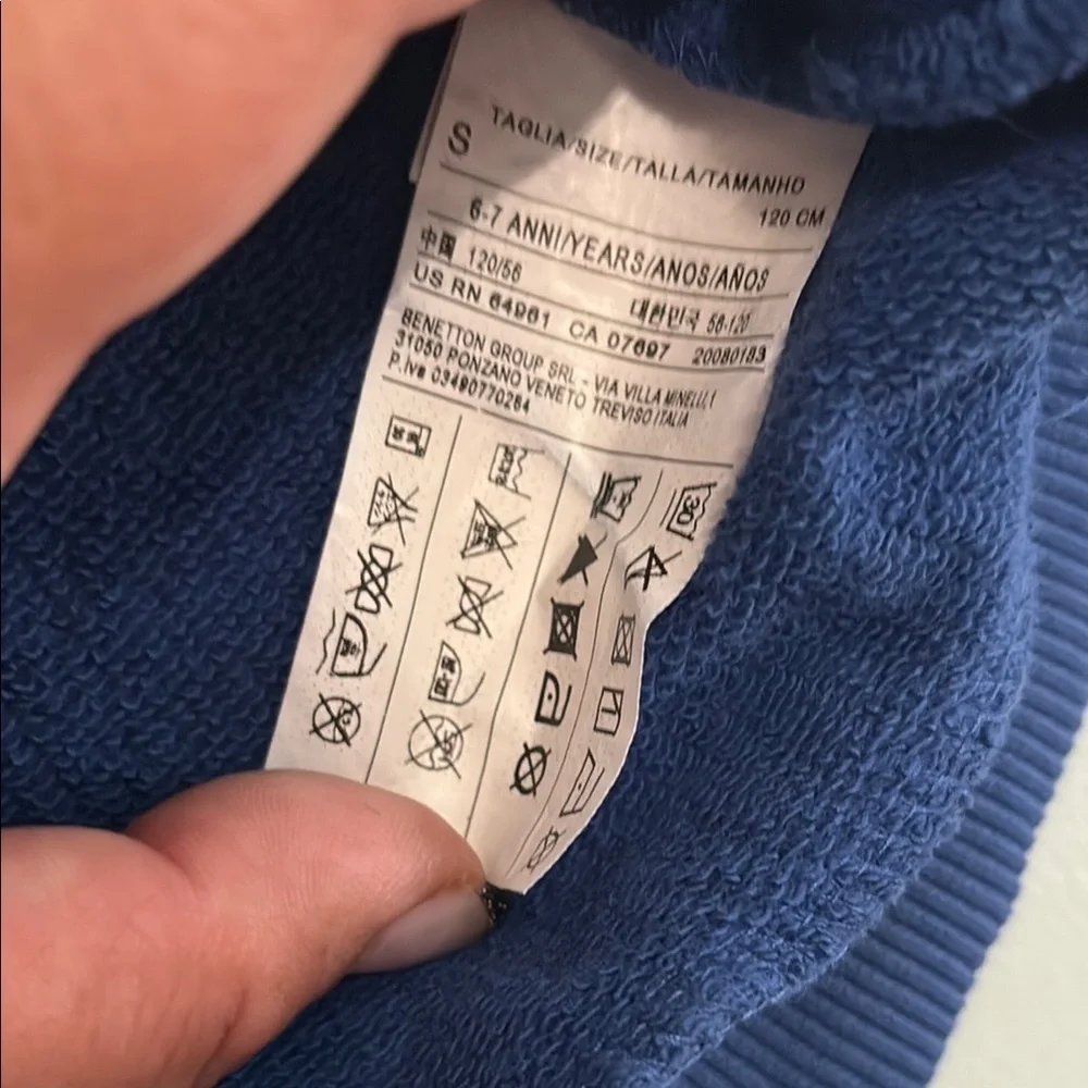 4/$20 United Colors Of Benetton Blue Kids Hoodie, size 5-7 - Picture 3 of 6